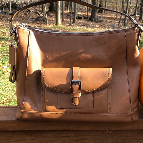 Coach Handbags - 💥🔥SALE🔥💥 Coach bag